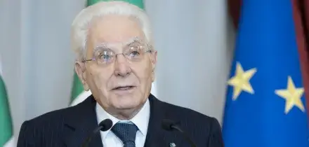 25 aprile, Mattarella: &ldquo;Momento di coesione nazionale, nel ricordo della Resistenza l&rsquo;Italia ribadisce l&rsquo;impegno per pace e diritti&rdquo;