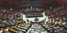 Il decreto fiscale &egrave; legge con la fiducia. Dalla rottamazione a concordato preventivo e tassa sui piccoli pacchi, cosa prevede