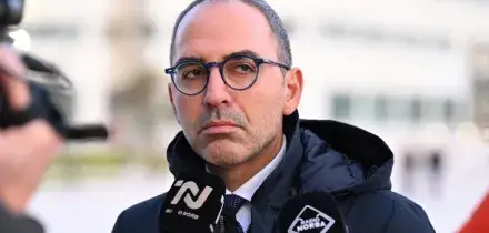 Pirata in monopattino travolge l&rsquo;assessore regionale ai Trasporti durante il corteo del 25 aprile a Foggia