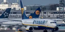 Ryanair pronta a tagliare i voli di marted&igrave;, mercoled&igrave; e sabato: &ldquo;Inizieremo dalle rotte meno redditizie, sacrificabili gli aerei di met&agrave; giornata&rdquo;. Il piano d&rsquo;emergenza