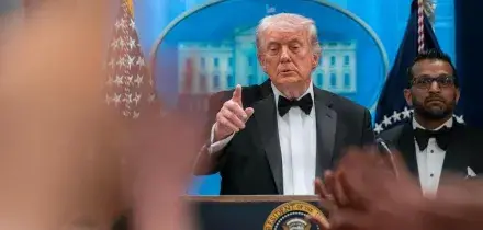 Cnn: &ldquo;A Trump non piace la proposta iraniana&rdquo;. Il piano di Teheran: &ldquo;Prima riaprire Hormuz, poi negoziamo sul nucleare&rdquo;