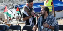 &ldquo;Bendati per tutto il viaggio, picchiati cos&igrave; forte da perdere conoscenza due volte&rdquo;: Avila e Abukeshek sono in Israele, interrogati da Servizi e giudici