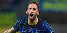 In estate sembrava in partenza, poi &egrave; tornato indispensabile: la regia di Calhanoglu dirige lo scudetto dell&rsquo;Inter