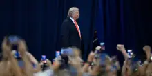 Trump annuncia l&rsquo;operazione Project Freedom per liberare Hormuz con 15 mila soldati. Iran: &ldquo;Attaccheremo gli Usa se entreranno nello Stretto&rdquo;