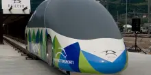 A Trento nasce il primo taxi ferroviario al mondo: &ldquo;Va a cento all&rsquo;ora e costa poco: attivo entro il 2030. E non chiamatelo treno&rdquo;