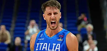 Achille Polonara, il sorriso di chi ha voluto vedere oltre la malattia. Lo scudetto, il primo tumore, la famiglia Italbasket: il racconto della sua carriera