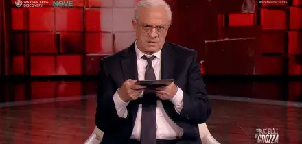L&rsquo;Intelligenza artificiale demolisce Crozza-Veltroni: &ldquo;Cose in comune tra te e Berlinguer? Siete due mammiferi&rdquo;