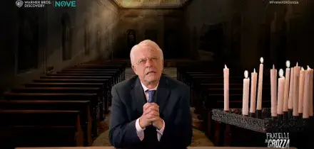 La disperazione di Crozza-Mattarella: &ldquo;Ho dato la grazia a una che ha salvato Berlusconi con la storia di Ruby nipote di Mubarak&rdquo;