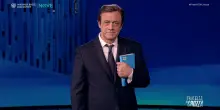 Crozza-Calenda scaricato pure dalla moglie: &ldquo;&Egrave; andata ad ascoltare il comizio di Bonelli&hellip;&rdquo;