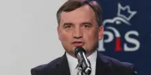 Ex ministro polacco ricercato &ldquo;rifugiato&rdquo; in Ungheria vola negli Usa. Magyar: &ldquo;Non siamo la discarica dei criminali&rdquo;