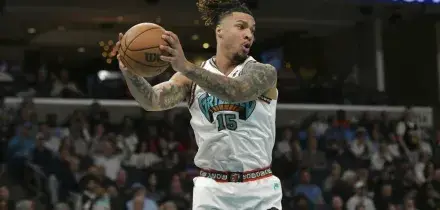 Morto a 29 anni il cestista Nba Brandon Clarke: sospetta overdose di stupefacenti