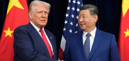 Trump vola in Cina da Xi Jinping in una fase di debolezza: non solo Iran e Taiwan, sul tavolo anche una lunga tregua commerciale