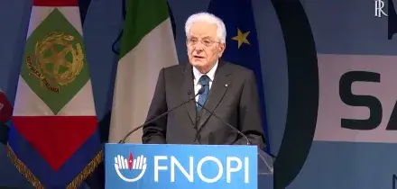 Mattarella agli infermieri: &ldquo;Qualcuno vuole derubricare il Covid a poco pi&ugrave; di un&rsquo;influenza e a dimenticare i vostri sforzi&rdquo;