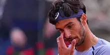 Musetti si arrende ai problemi fisici e perde a Roma: Ruud vola ai quarti. L&rsquo;azzurro &egrave; fuori dalla top 10