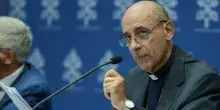 I lefevbriani sfidano il Papa: a luglio la nomina di nuovi vescovi. Il Vaticano: &ldquo;Atto scismatico, la pena &egrave; la scomunica&rdquo;