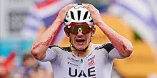 Arrieta cade e sbaglia strada, ma rimonta e vince la 5&deg; tappa al Giro d&rsquo;Italia: &ldquo;Era impossibile guidare&rdquo;. Eulalio in maglia rosa