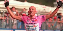 Caso Pantani, restano i misteri. Archiviata l&rsquo;ultima indagine: &ldquo;Era solo. Anche ora nessuno ha colto l&rsquo;occasione per dare un contributo&rdquo;