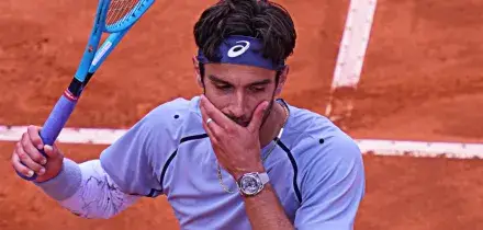 Musetti salta il Roland Garros: &ldquo;Ho fatto gli esami, mi pesa enormemente&rdquo;. &Egrave; il terzo infortunio nel 2026