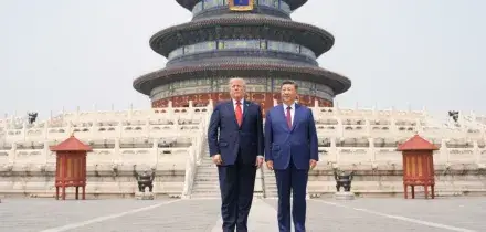 Primo bilaterale Trump-Xi in Cina. Il capo di Pechino avverte: &ldquo;Se agite male su Taiwan rischiamo il conflitto&rdquo;. Il tycoon: &ldquo;Sei un grande leader&rdquo;