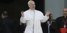 Il no di Papa Leone al riarmo Ue in nome della Costituzione: &ldquo;Non si chiami &lsquo;difesa&rsquo;, impoverisce educazione e salute&rdquo;