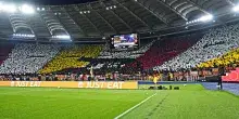 Caos derby, i tifosi della Roma: &ldquo;Se si gioca luned&igrave;, rimaniamo fuori&rdquo;. La societ&agrave;: &ldquo;Lavoriamo per scendere in campo domenica&rdquo;