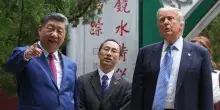 Trump annuncia intese commerciali, ma Xi parla da capo di una co-superpotenza: cos&igrave; il vertice ha ridotto l&rsquo;asimmetria tra Usa e Cina