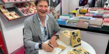 Al Salone Del Libro di Torino 2026 il primo libro al mondo dove il lettore interagisce con l&rsquo;AI: come nasce &ldquo;Parlami di te&rdquo; di Luca D&rsquo;Aprile