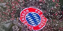 Bayern Monaco, beffa clamorosa alla festa scudetto: i tifosi alzano un enorme striscione offensivo senza accorgersene, lo hanno infiltrato i rivali