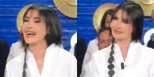 &ldquo;Sono rimasta incinta a 15 anni e mio padre mi ha cacciato di casa. Con mia sorella abbiamo rischiato di essere arrestate per uno spray al peperoncino, mi sono messa a piangere&rdquo;: cos&igrave; Fiordaliso
