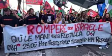 Flotilla, il corteo a Roma dopo i nuovi abbordaggi di Israele: &ldquo;Governo Meloni e Ue silenti e complici&rdquo;