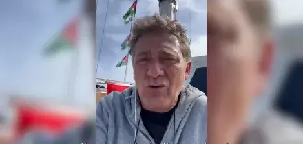 &ldquo;Abbiamo visto i gommoni avvicinarsi e intercettare almeno 20 barche, noi proseguiamo verso Gaza&rdquo;: l&rsquo;inviato del Fatto sulla Flotilla racconta il nuovo blocco israeliano