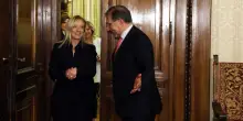 Divieto social per i minori, 3&ordf; giravolta di governo: ci penser&agrave; il Parlamento, dopo il bluff di Meloni. E La Russa chiama in causa l&rsquo;Europa