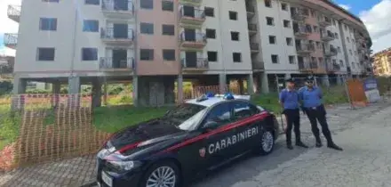 Due donne trovate morte in un cantiere edile nel Napoletano: fermato un sospettato