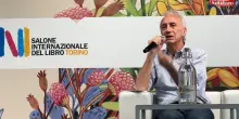 Travaglio al Salone del libro: &ldquo;Sulle guerre le fake news dei media vanno tutte nella stessa direzione per orientare l&rsquo;opinione pubblica&rdquo;