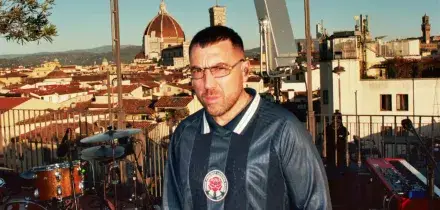 Coez: &ldquo;Zerocalcare si &egrave; innamorato di Ci Vuole una Laurea perch&eacute; ha un sound un po&rsquo; 883. Ero in crisi su una canzone poi &egrave; arrivata California&rdquo;