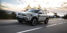 Dacia Duster cambia pelle, puntando su uno stile moderno e accattivante