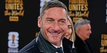 &ldquo;La Roma e il futuro di Pellegrini? Se ti rispondo non mi fanno pi&ugrave; rientrare&rdquo;: la frase di Totti che fa sognare i tifosi giallorossi