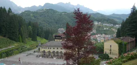 &ldquo;Disertate il voto&rdquo;. &ldquo;No, andate alle urne&rdquo;. Contro l&rsquo;ex sindaco si schiera il prete, e Recoaro Terme si salva dal commissariamento