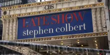 Grazie Letterman, grazie Colbert, Fallon, Stewart, Kimmel. Vi voglio bene da quaggi&ugrave;
