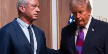 Dalla balena decapitata all&rsquo;orso nel bagagliaio fino ai serpenti che lo mordono: lo strano rapporto con gli animali di Robert Kennedy Jr.