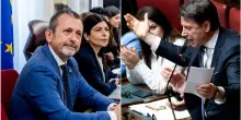 Caso Delmastro, Conte a FdI: &ldquo;Voti per consegnare le chat alla Procura&rdquo;. Forza Italia: &ldquo;Prima leggiamo le carte&rdquo;