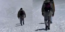 In sneakers sul ghiacciaio a 4mila metri: il video choc accende la polemica. Gli esperti: &ldquo;Una scelta sbagliata dell&rsquo;equipaggiamento si pu&ograve; trasformare in emergenza&rdquo;