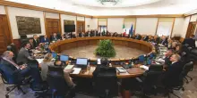 Il Csm approva l&rdquo;autobavaglio&rdquo;: obbligo di &ldquo;rettifica&rdquo; delle comunicazioni dei pm. Ma i vertici della Cassazione si sfilano