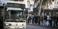In Italia anche i trasporti sono una questione di classe: 4,9 milioni di famiglie si impoveriscono per il salasso di macchine e carburanti. Il peso dell&rsquo;auto &ldquo;forzata&rdquo;