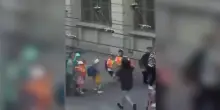 Uomo armato di coltello ferisce 3 persone in una stazione in Svizzera. &ldquo;Gridava Allah Akbar&rdquo; | Video