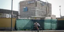 Cantiere del Consolato Usa a Milano, la gip: &ldquo;Lo sfruttamento degli operai era consuetudine aziendale&rdquo;