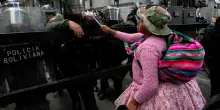 La Bolivia sull&rsquo;orlo della guerra civile: un mese di proteste per chiedere le dimissioni del presidente Paz. Che minaccia di schierare l&rsquo;esercito