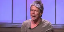 De Gregori e non solo: l&rsquo;artista deve prendere sempre posizione? Carr&egrave;re a Travaglio: &ldquo;Io mi fido poco delle mie stesse opinioni&rdquo;