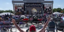 Trump annulla tutti i concerti per i 250 anni degli Stati Uniti dopo la defezione di vari artisti: &ldquo;L&rsquo;attrazione numero uno al mondo sono io&rdquo;