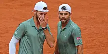 Roland Garros, Bolelli e Vavassori eliminati in semifinale: il 39enne cade e gioca con una fasciatura al piede, ma non basta